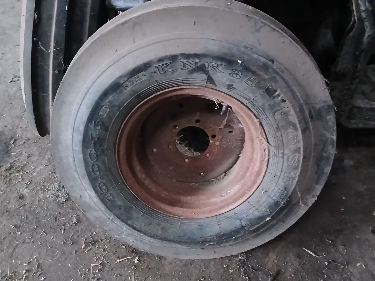 Wheels and tyres - Image 2