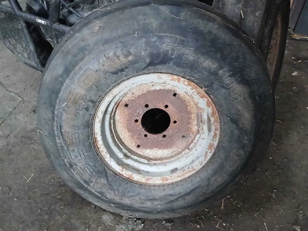 Wheels and tyres - Image 3