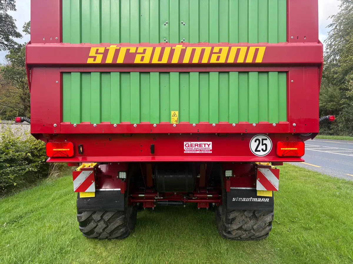 Strautmann Giga Silage Wagon Model 3601 - Image 4
