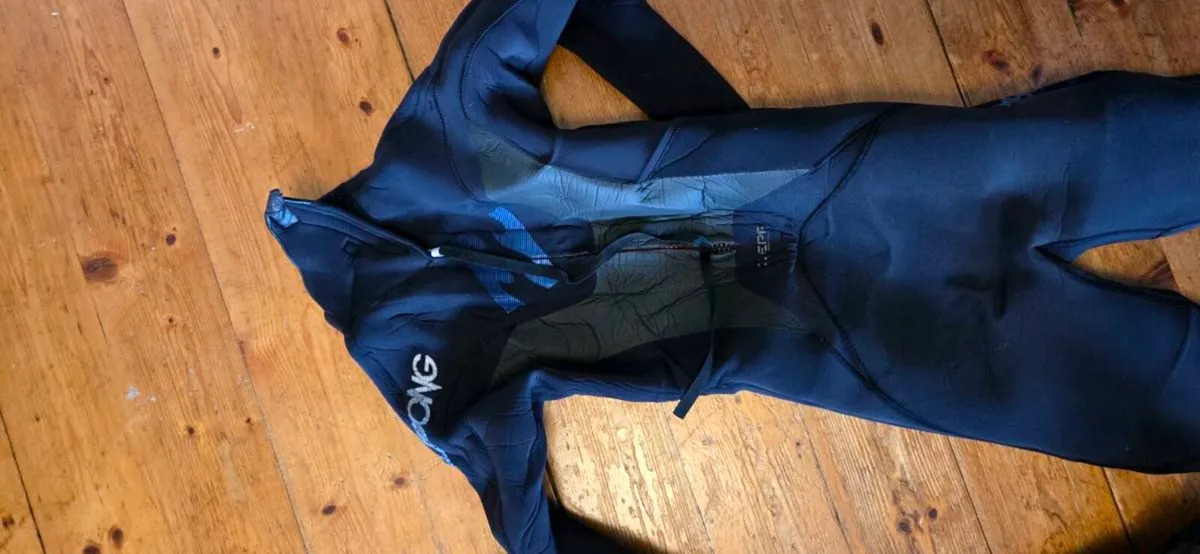 Winter Wetsuits - Image 2