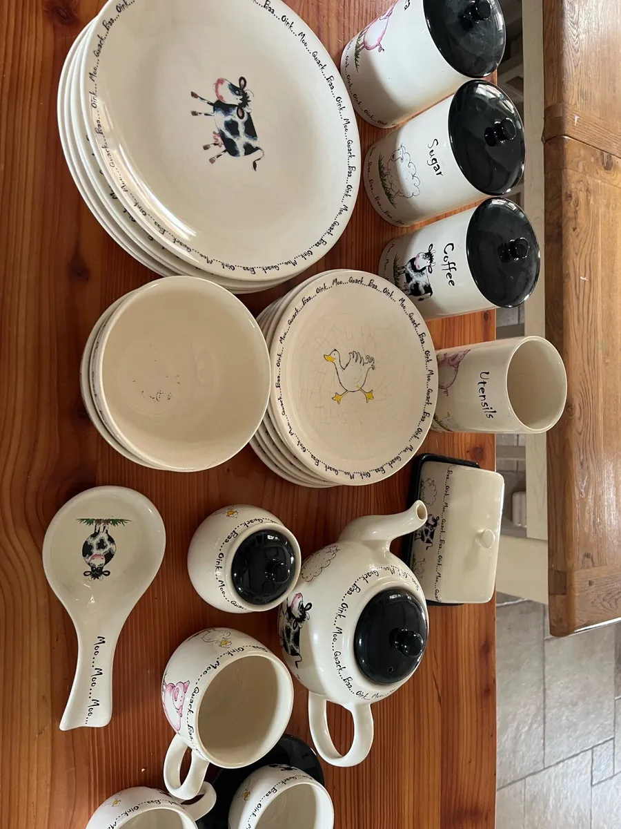 Farm themed dinnerware - Image 1