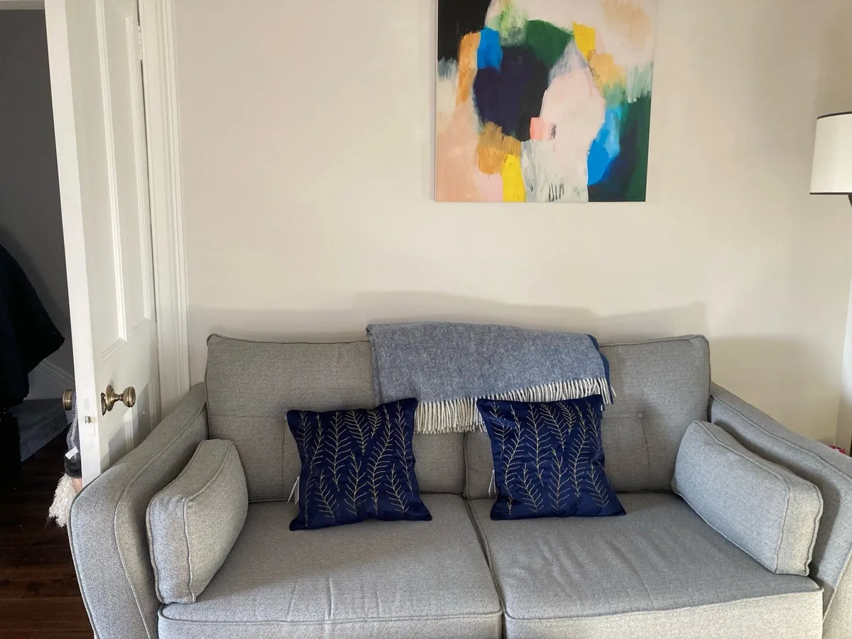 2-seat and 3-seat matching sofa/couch set - Image 4