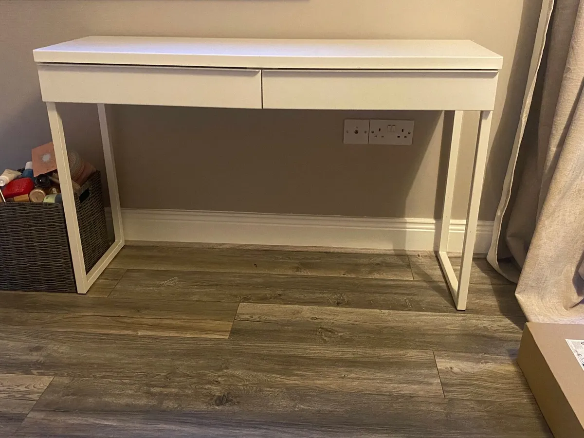 Desk / dressing table free - Image 3