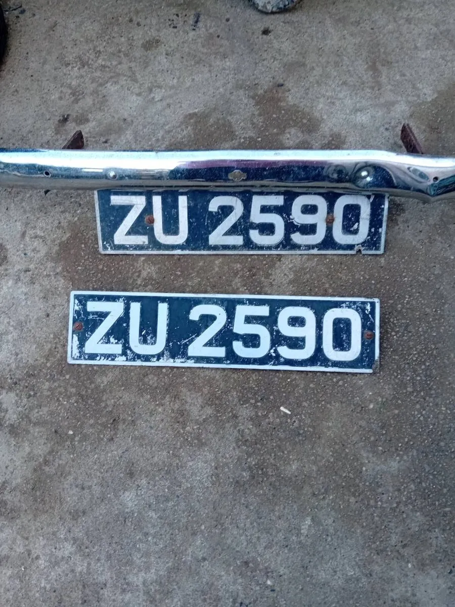 ANTIQUE AND COLLECTABLES - Image 1