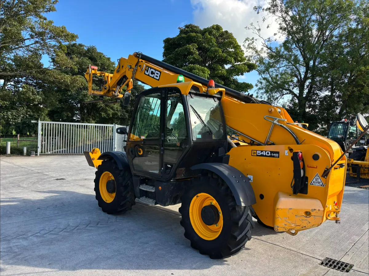 2019 JCB 540-140  (Joystick Control) - Image 3