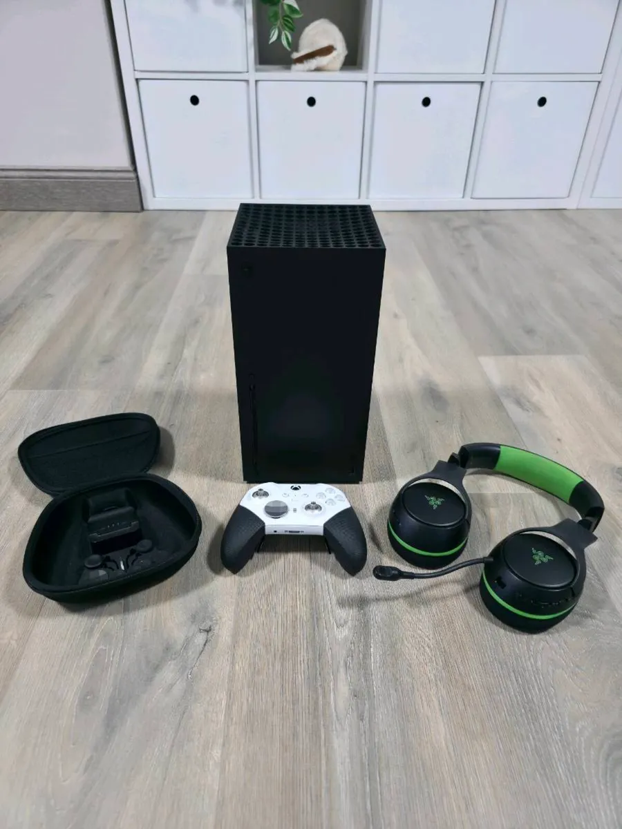 Xbox Series X - Image 1