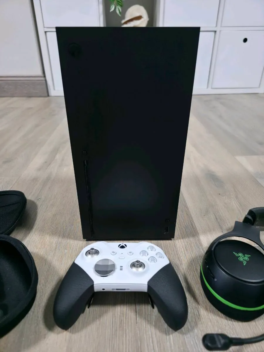 Xbox Series X - Image 2