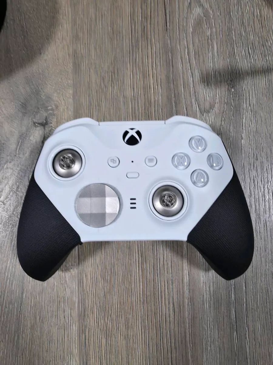 Xbox Series X - Image 4
