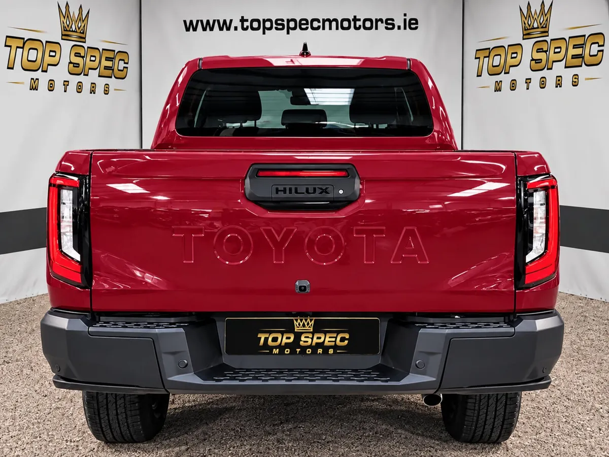 BRAND NEW 262 TOYOTA HILUX INVINCIBLE X 🔥 - Image 3