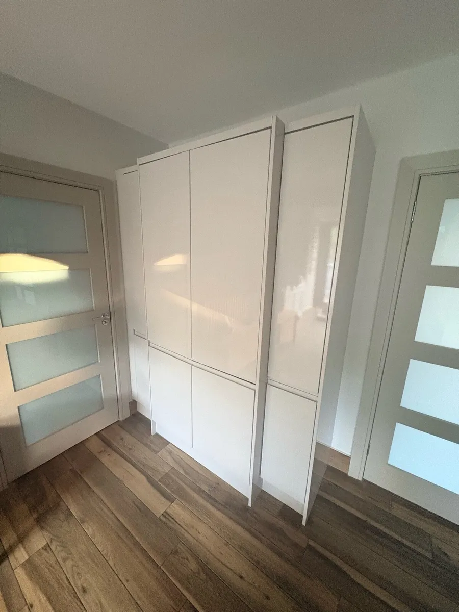 Fitted Kitchen Including Appliances - Image 4