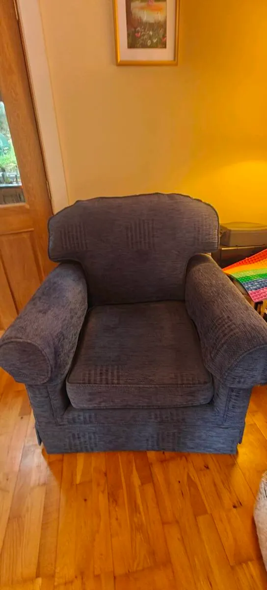 Sofa 3 piece suite - Image 3