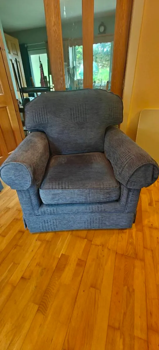 Sofa 3 piece suite - Image 4