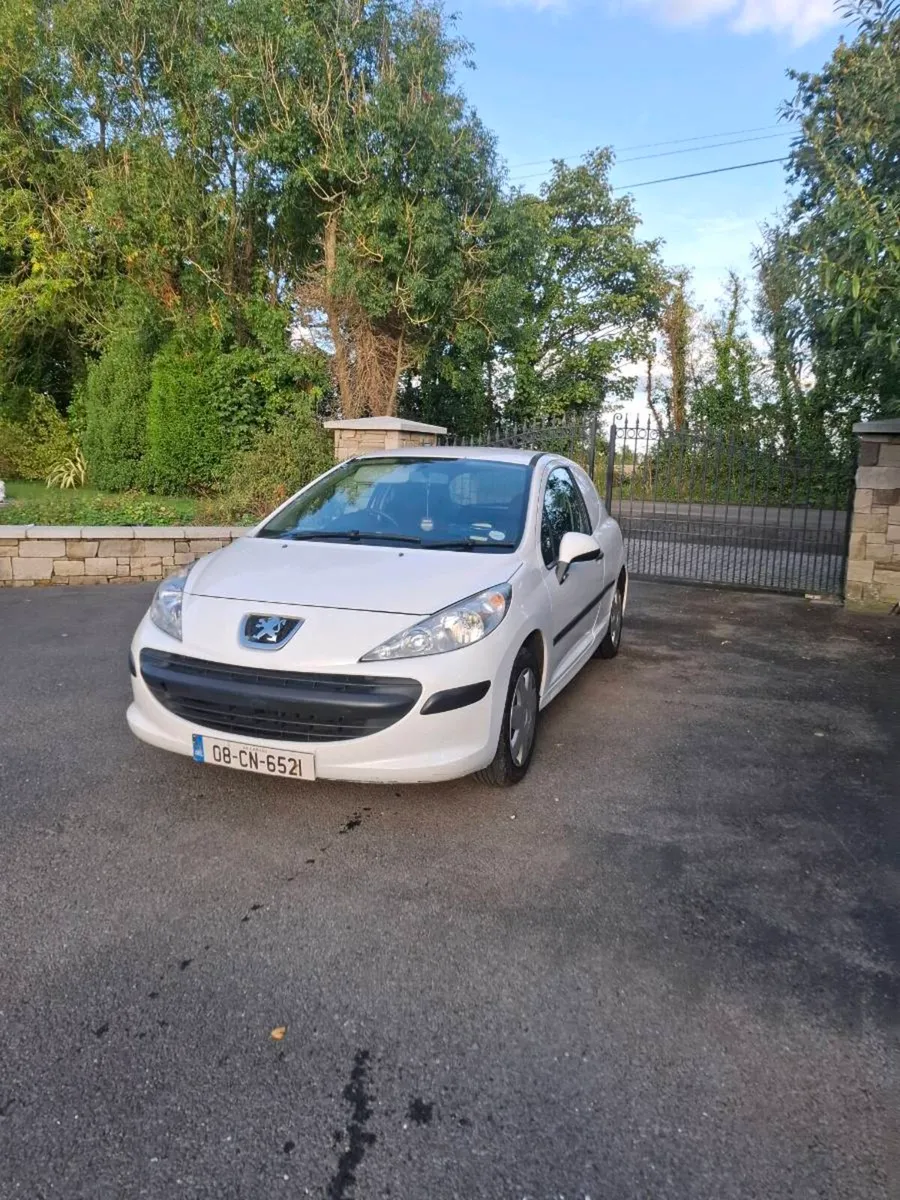 Clean 2008 Peugeot 207 Van - Image 2