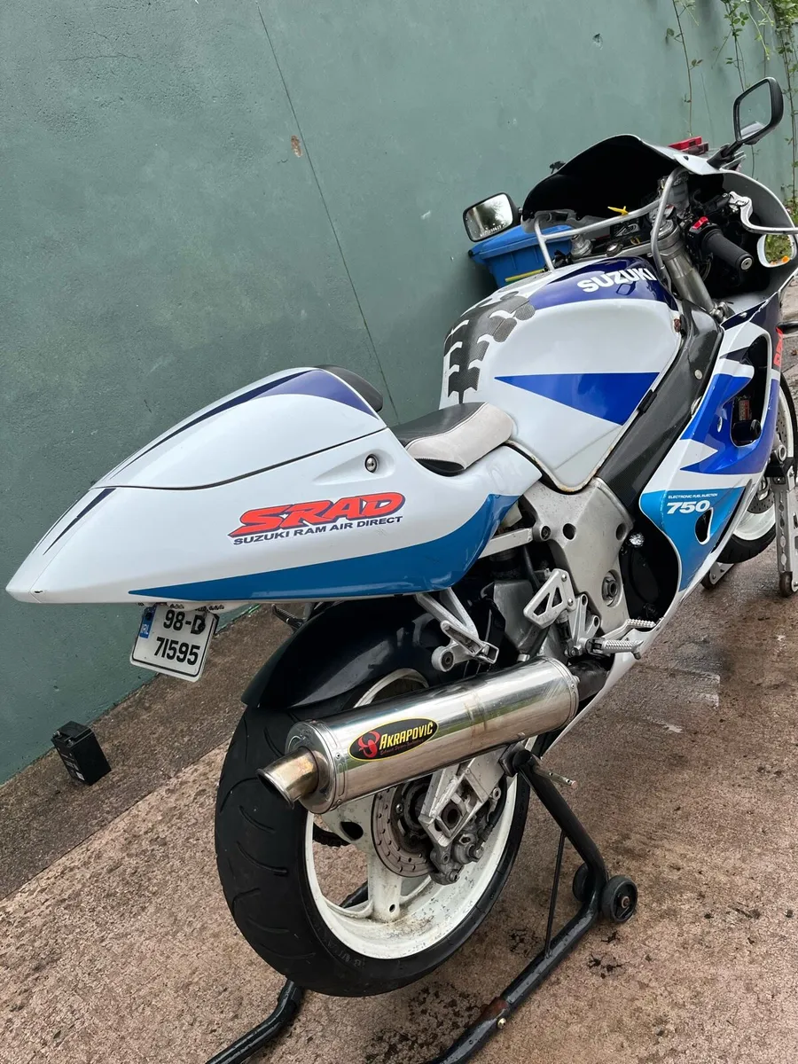 SUZUKI GSXR-750-SRAD €1300 - Image 2