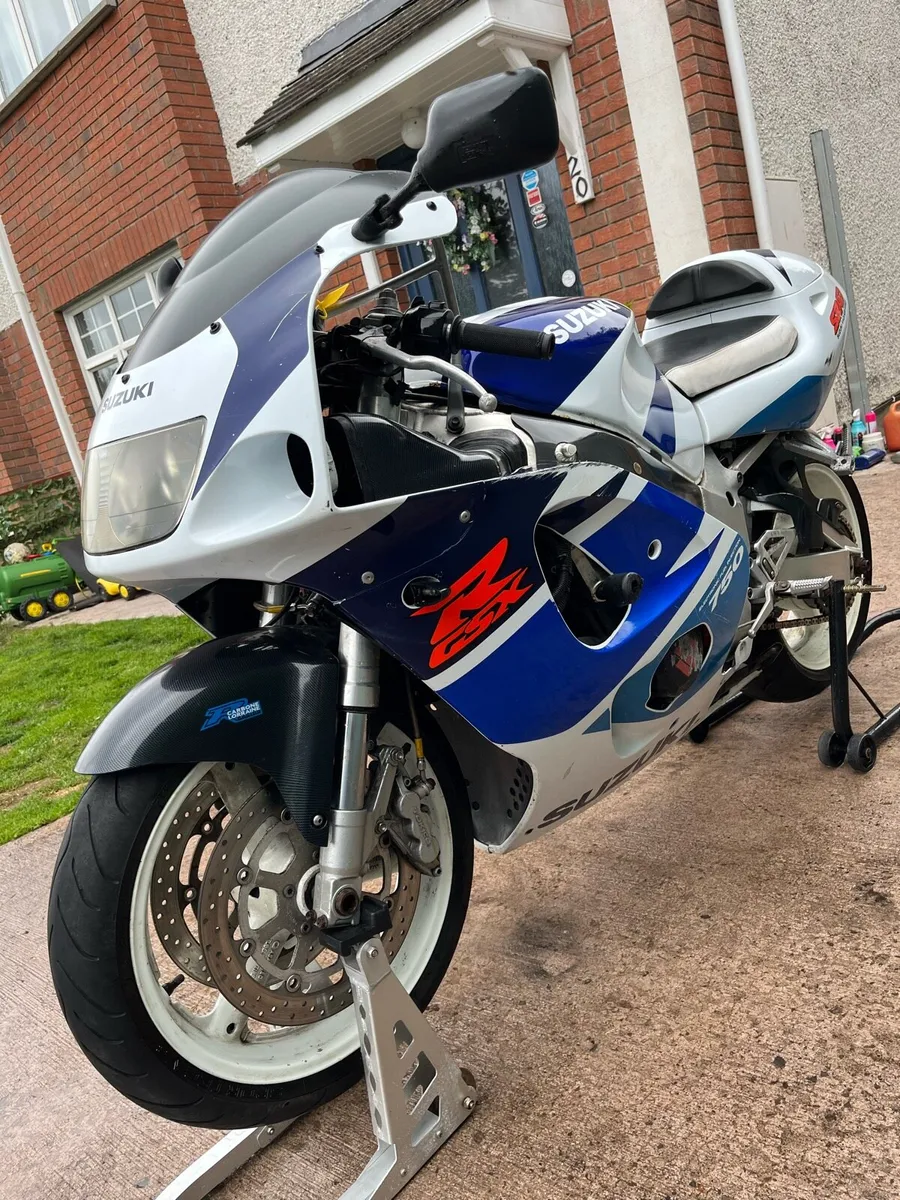 SUZUKI GSXR-750-SRAD €1300 - Image 4