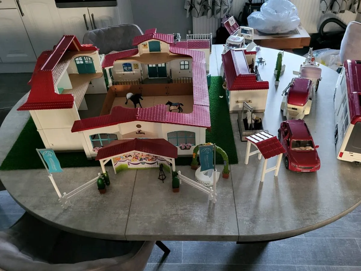 Toys - Image 2
