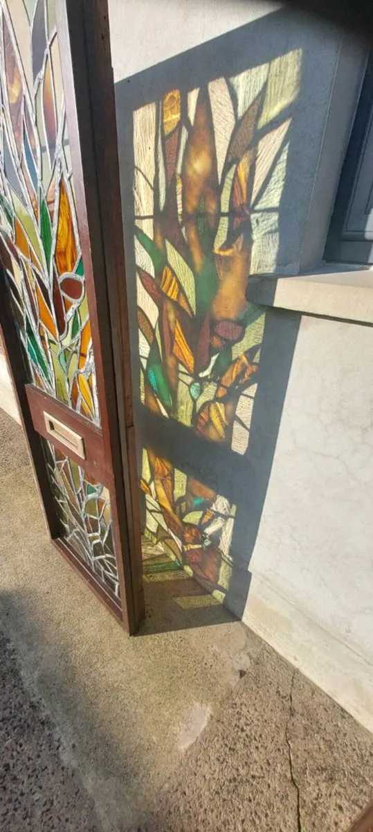 Stain glass window in mahogany frame - Image 4