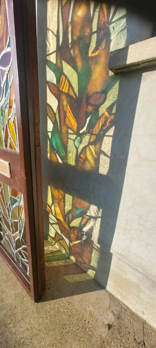 Stain glass window in mahogany frame - Image 2