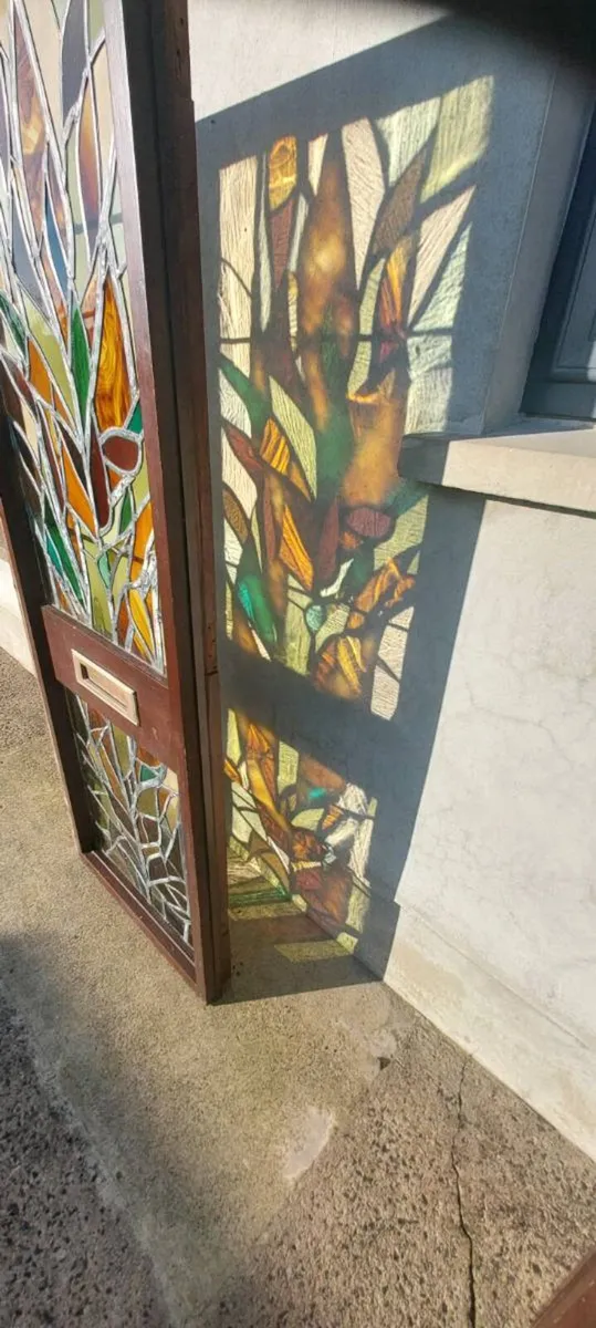 Stain glass window in mahogany frame - Image 3
