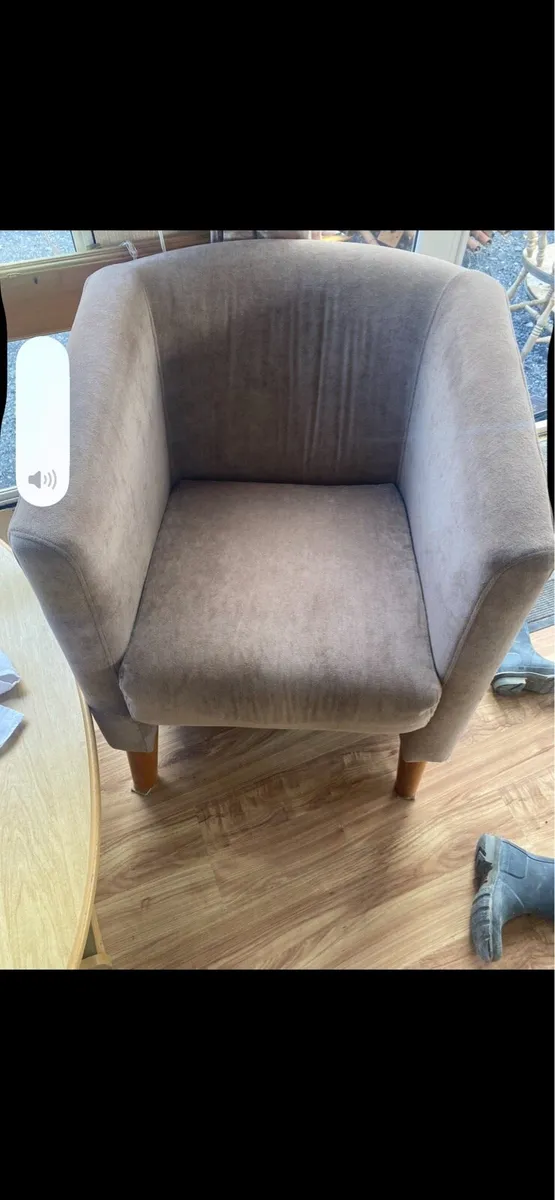Reading chairs - Image 2