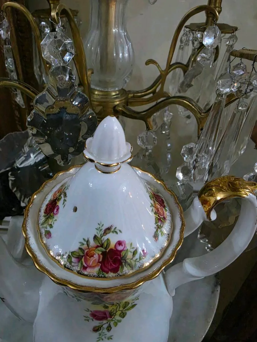 Royal Albert Old Country Roses coffee pot - Image 4