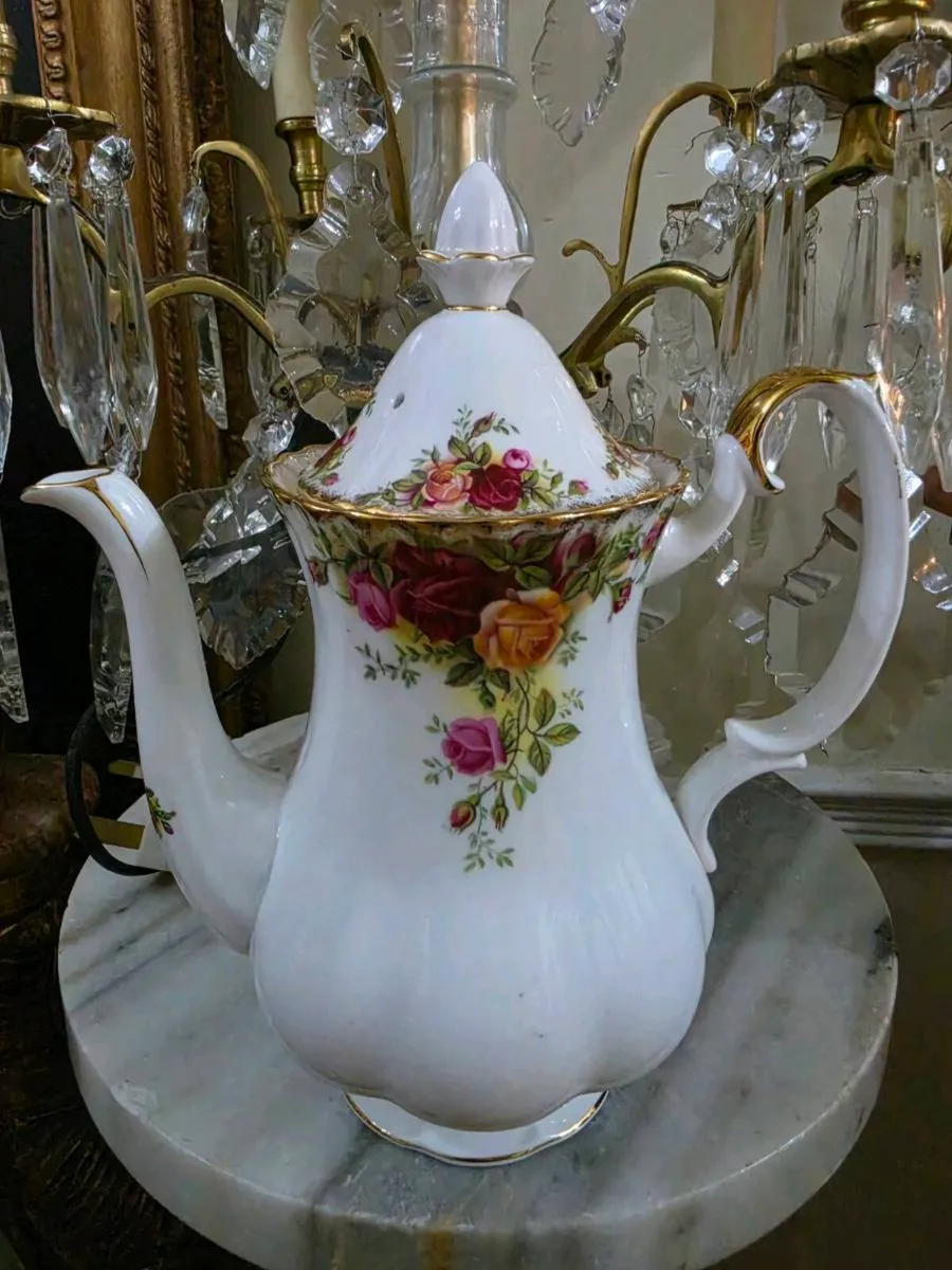Royal Albert Old Country Roses coffee pot - Image 1