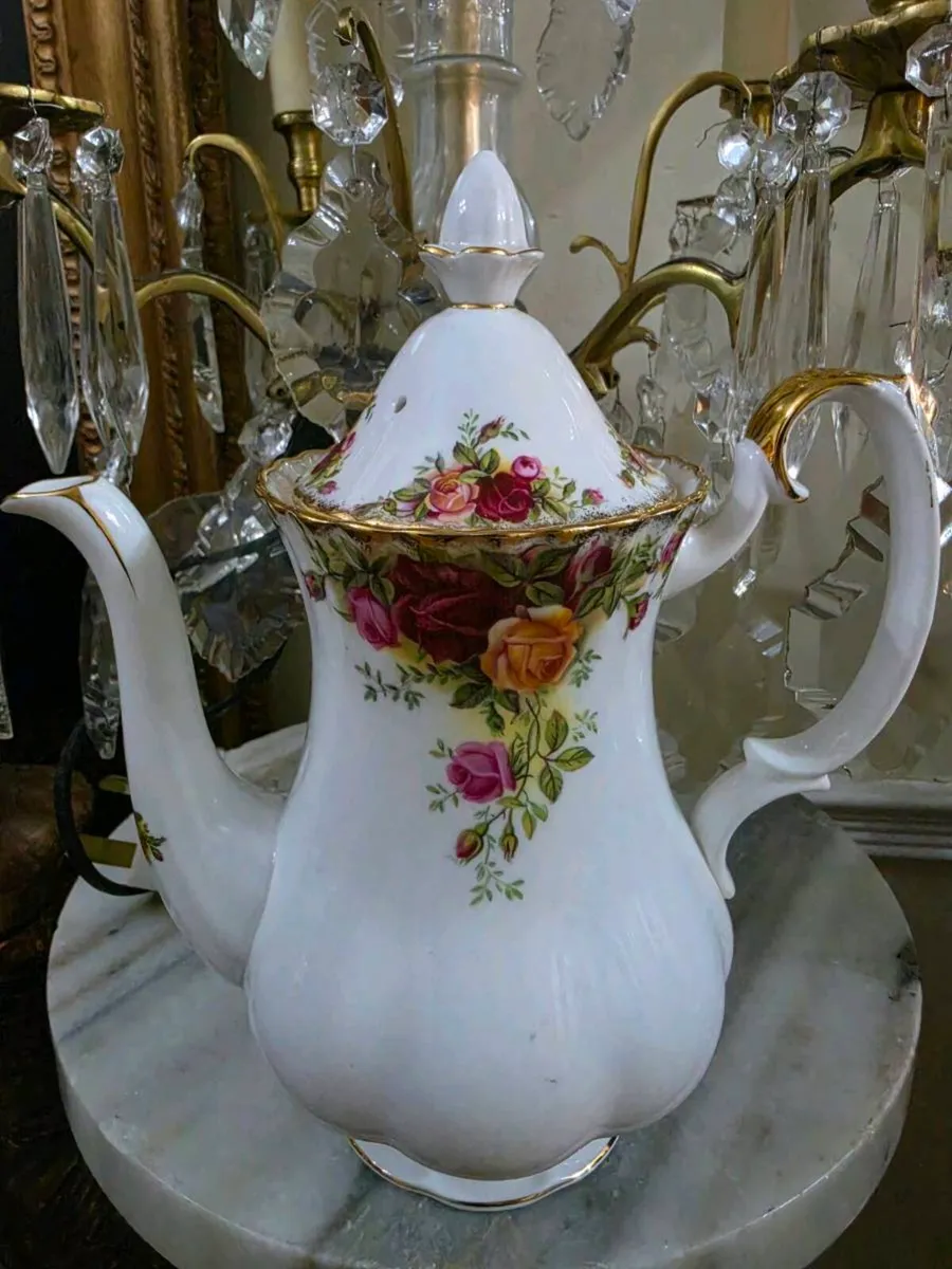 Royal Albert Old Country Roses coffee pot - Image 3