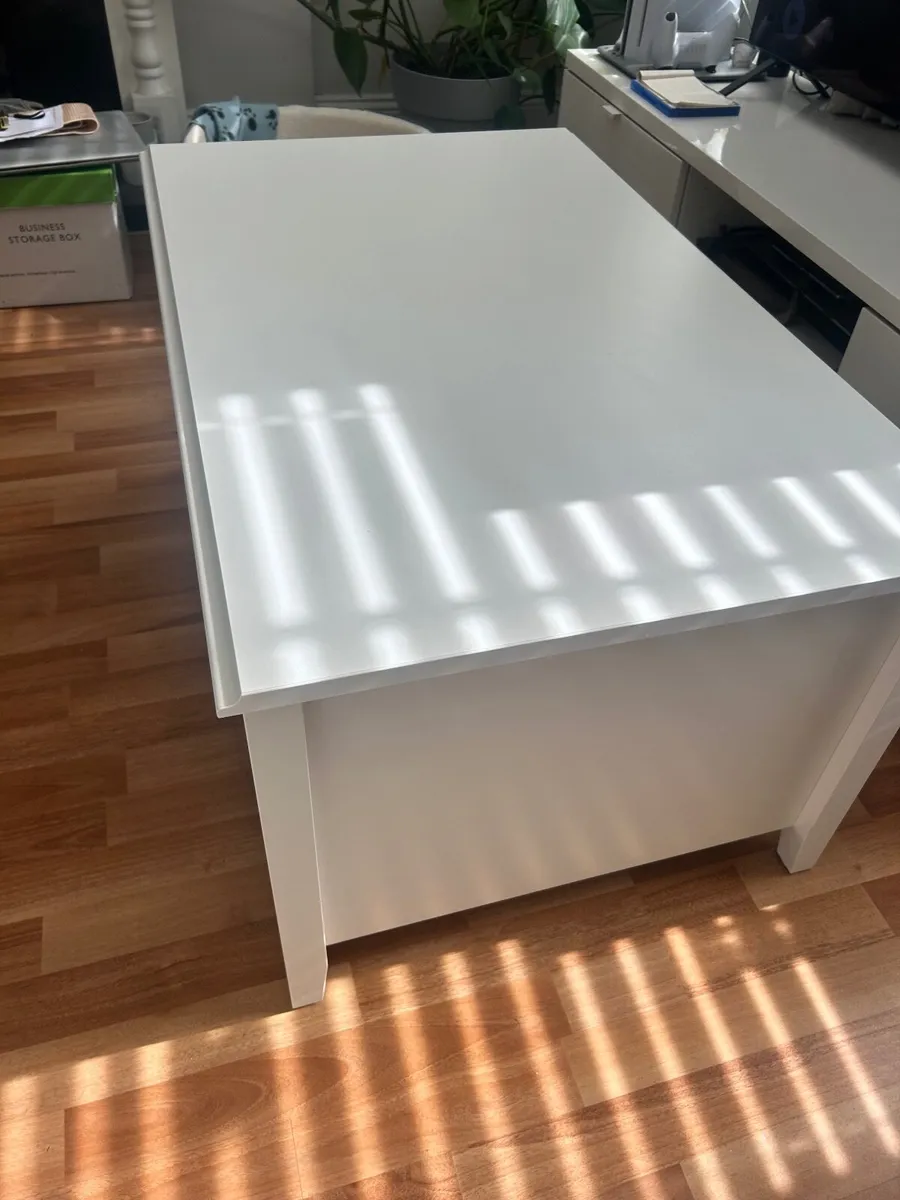 White coffee table - Image 2