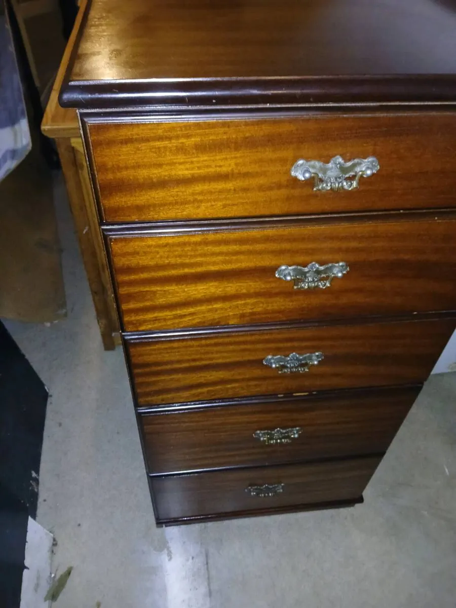 Vintage chest of drawers - Image 2