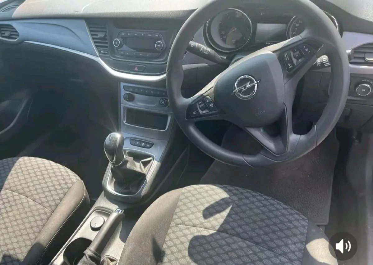 Opel Astra 2019 - Image 1
