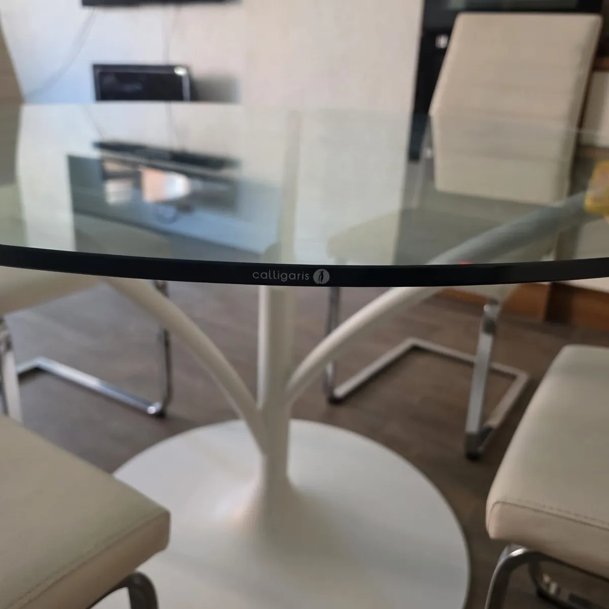 Dinning Table - Image 4