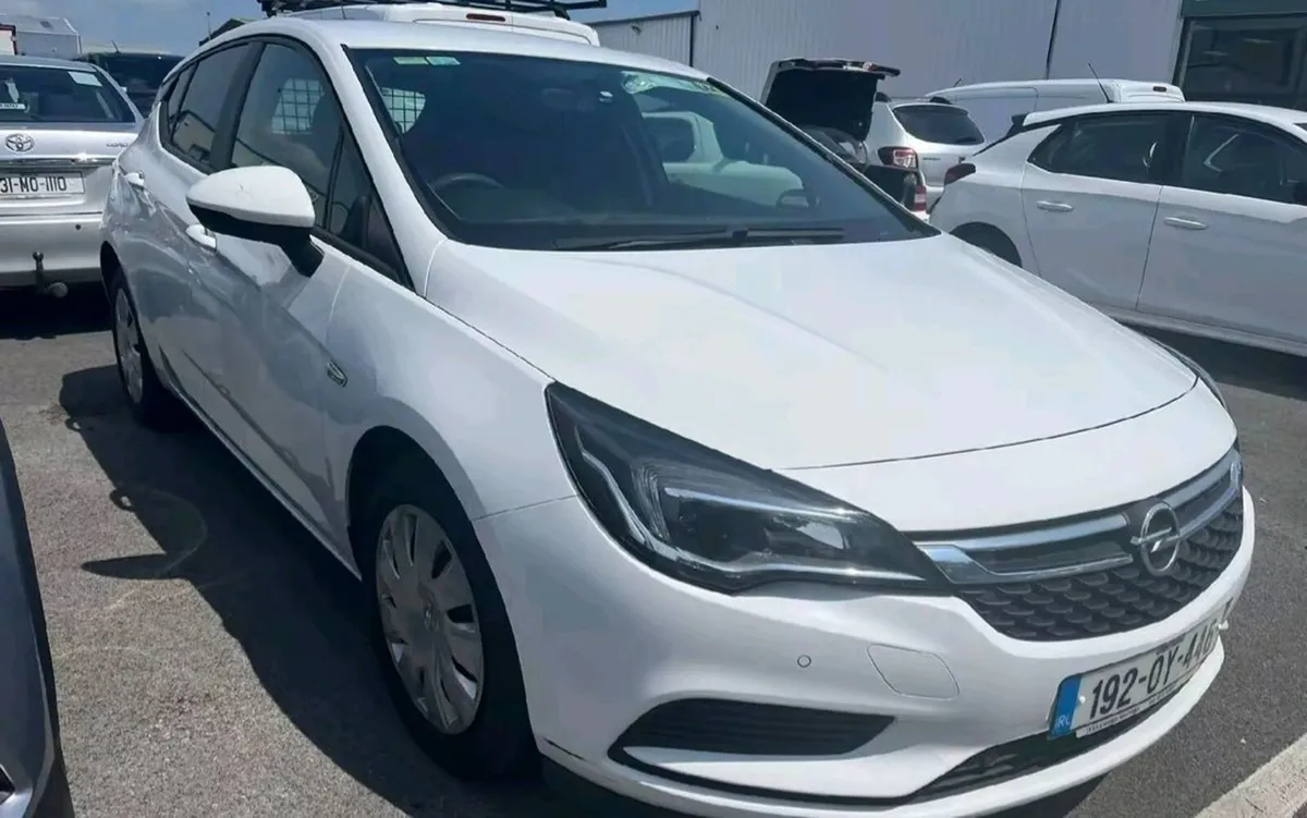 Opel Astra 2019 - Image 2