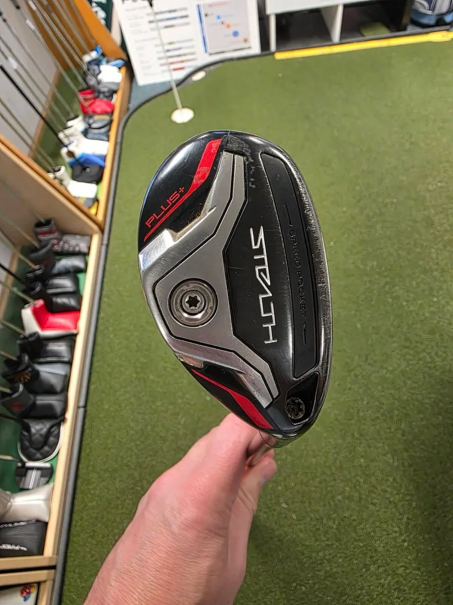 Taylormade Stealth Plus 3 Hybrid - Image 1