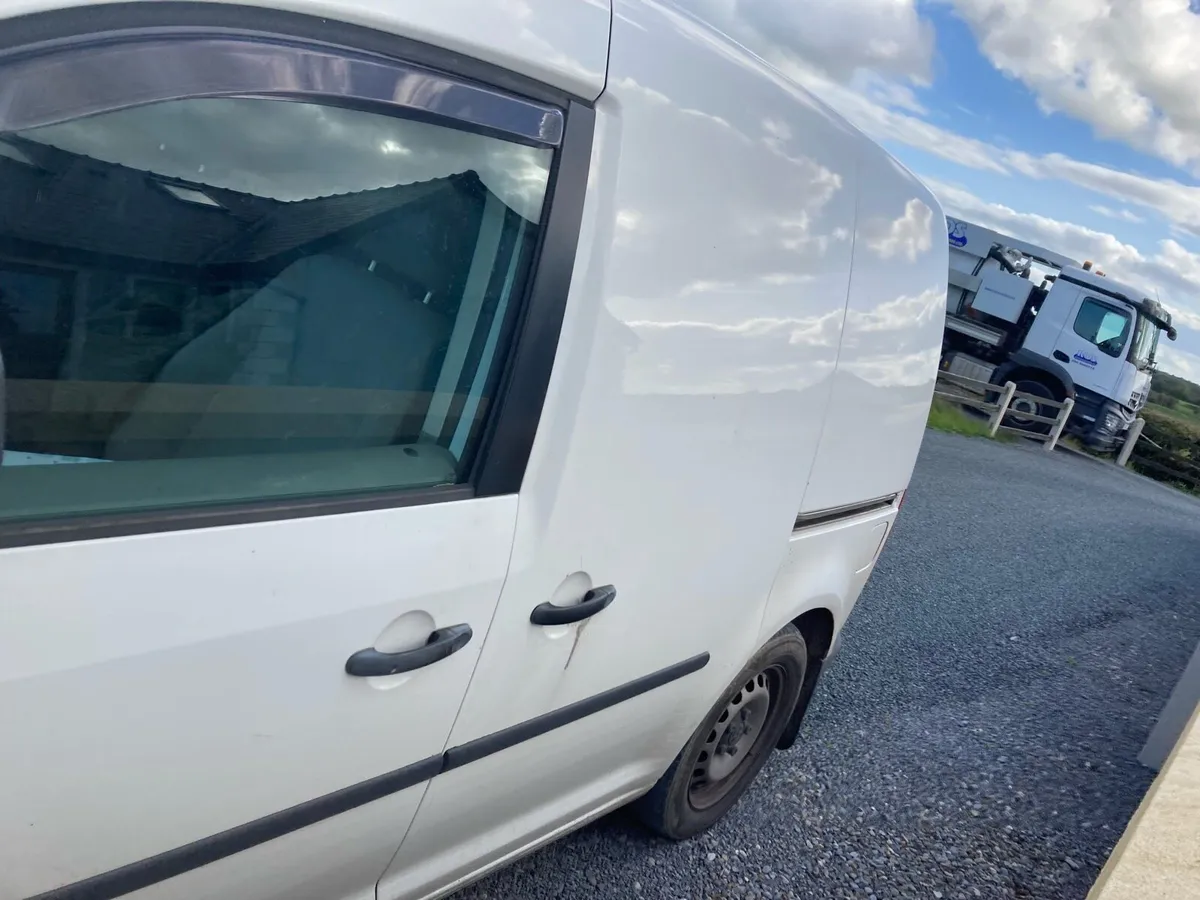 Caddy van - Image 3