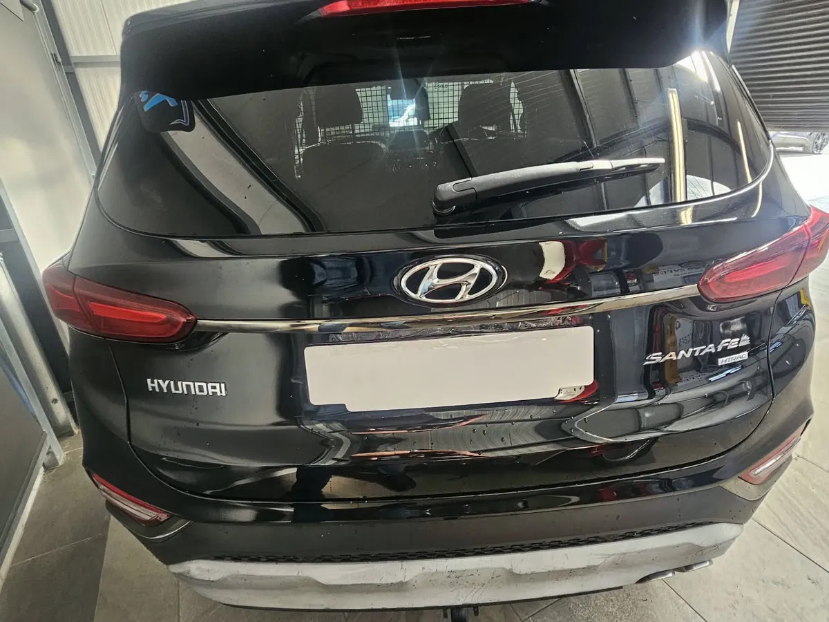 201 HYUNDAI SANTA FE 4WD COMMERCIAL 2 SEATER - Image 4