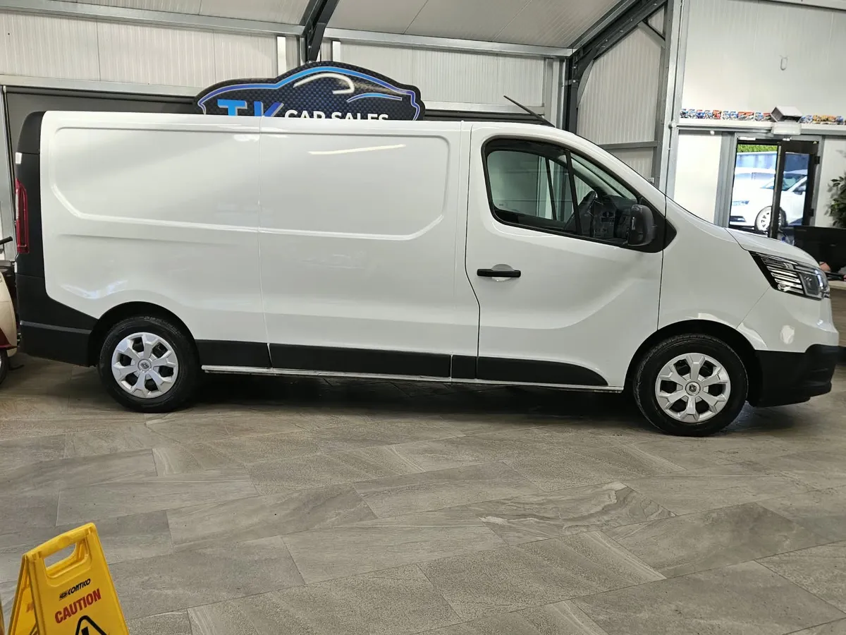 231 RENAULT TRAFIC 2.0 DIESEL 135 BHP LL30 - Image 3