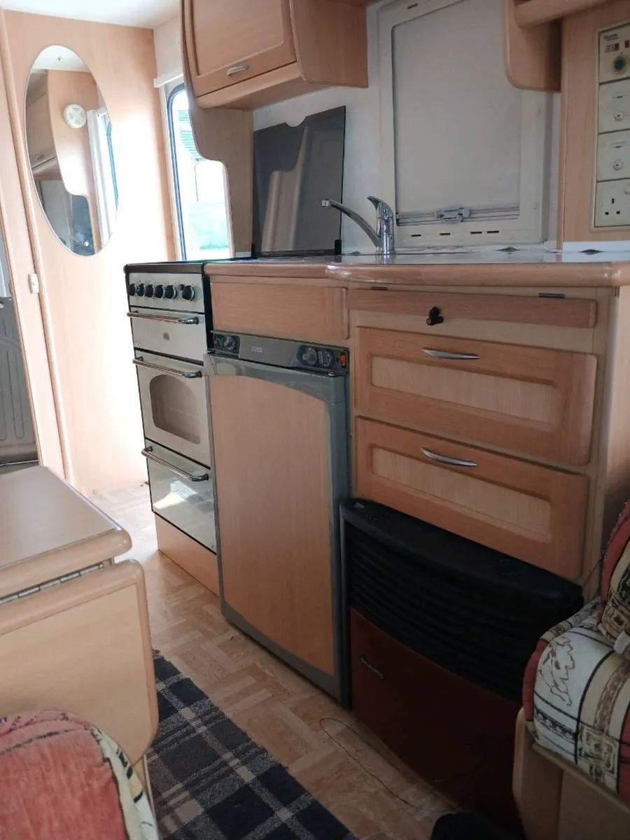 Compass 4 berth caravan - Image 4