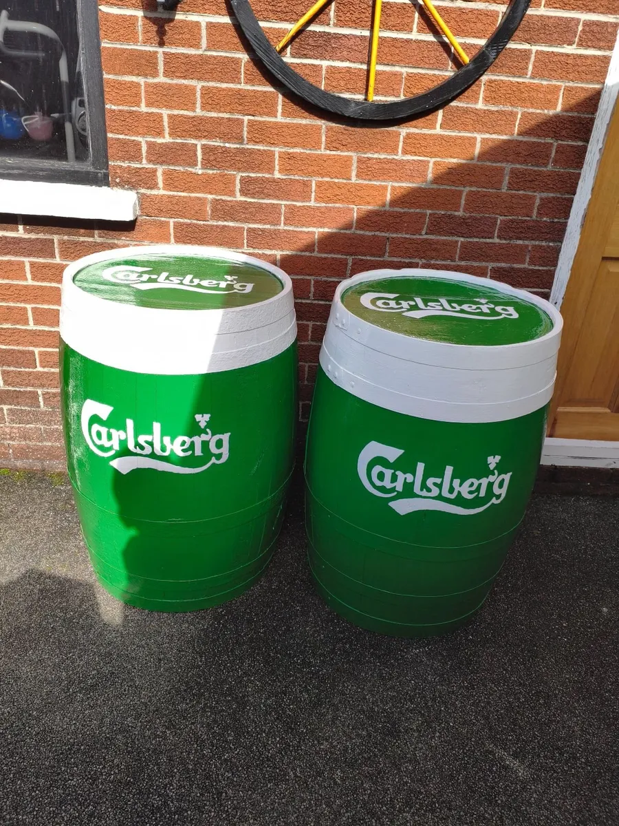 Whiskey barrels - Image 1