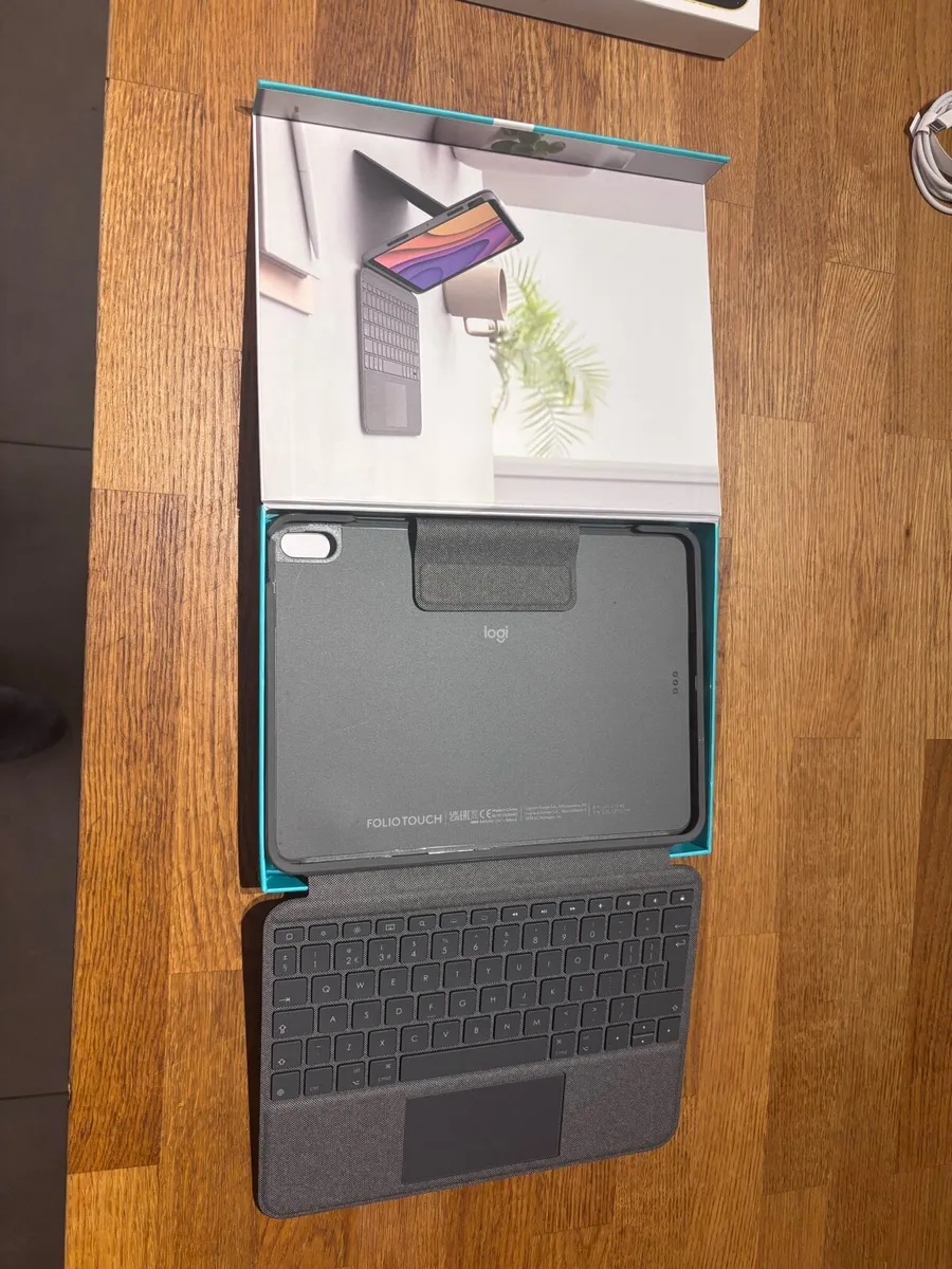 IPad Air keyboard case - Logitech Folio Touch - Image 3