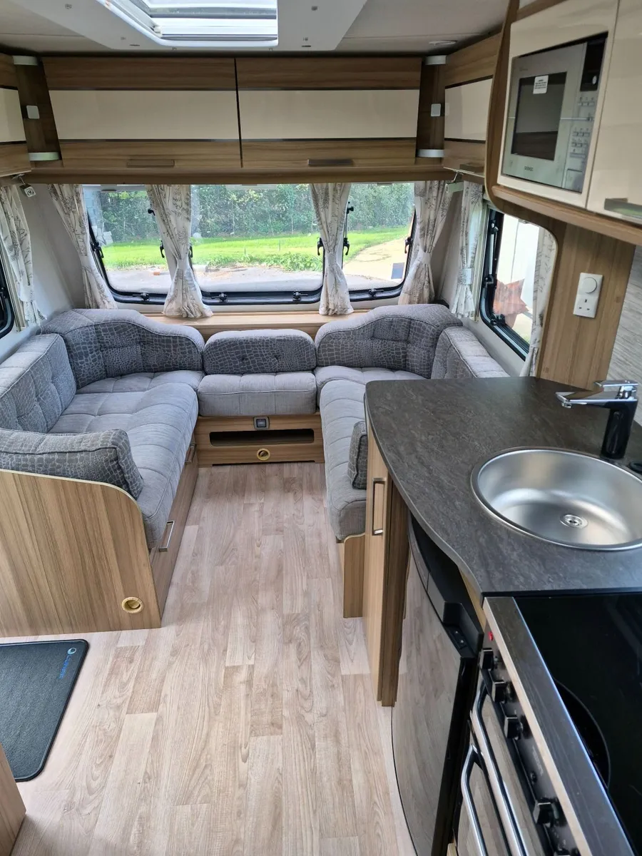 2017  -   LUNAR LEXON 580  -   5/6 BERTH - Image 3