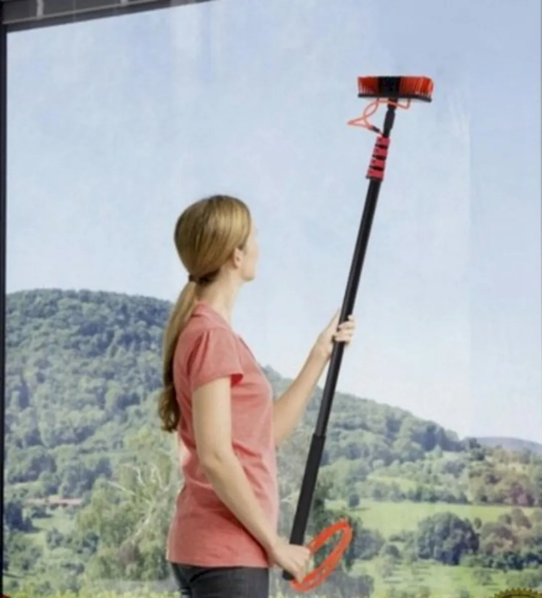 Piranha Telescopic Solar Panel Cleaner - Image 2