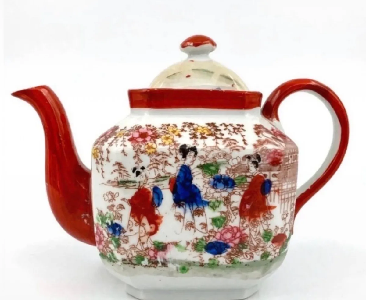 Year 1920s Antique Japanese Porcelain Tea Pot