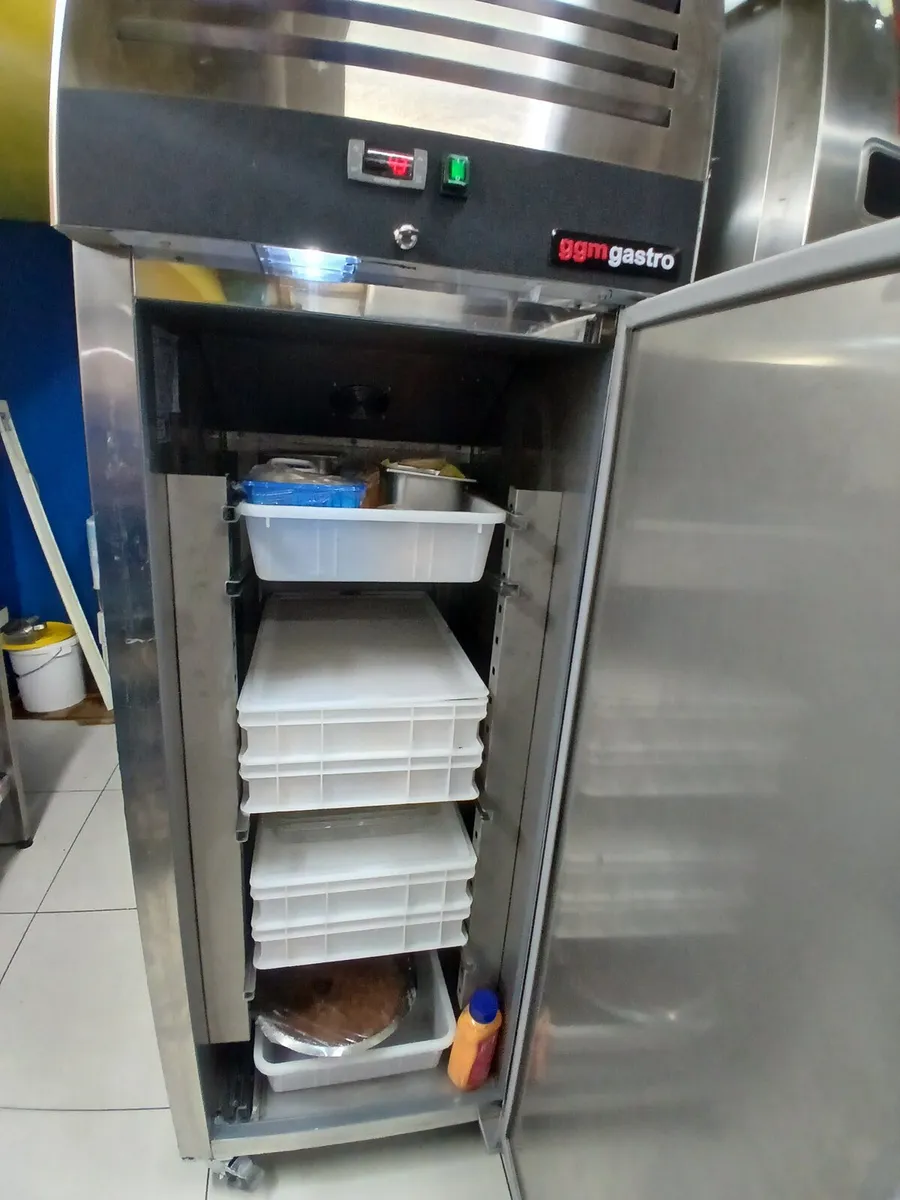 Fridge upright - Image 1
