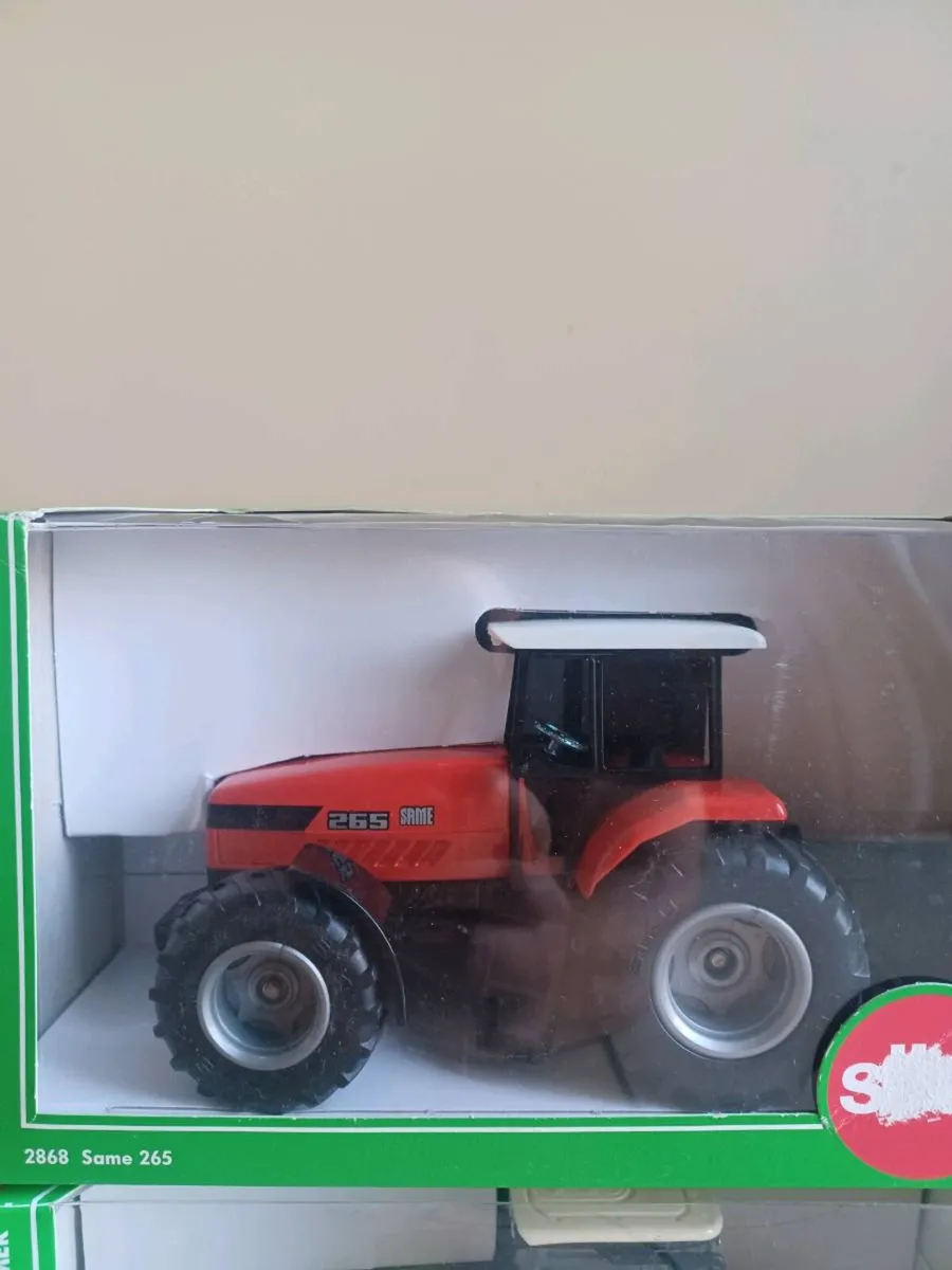 Model tractors
Britains Siku Ford New Holland - Image 4