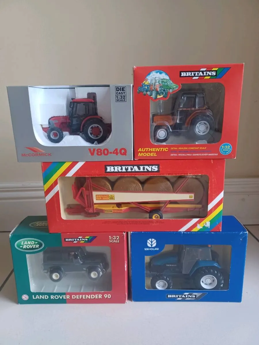 Model tractors
Britains Siku Ford New Holland - Image 1