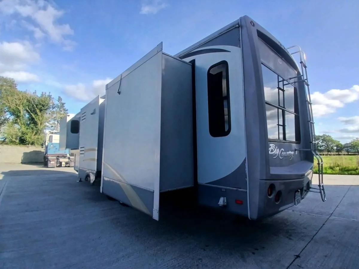 American rv fifth wheel caravan - Image 2