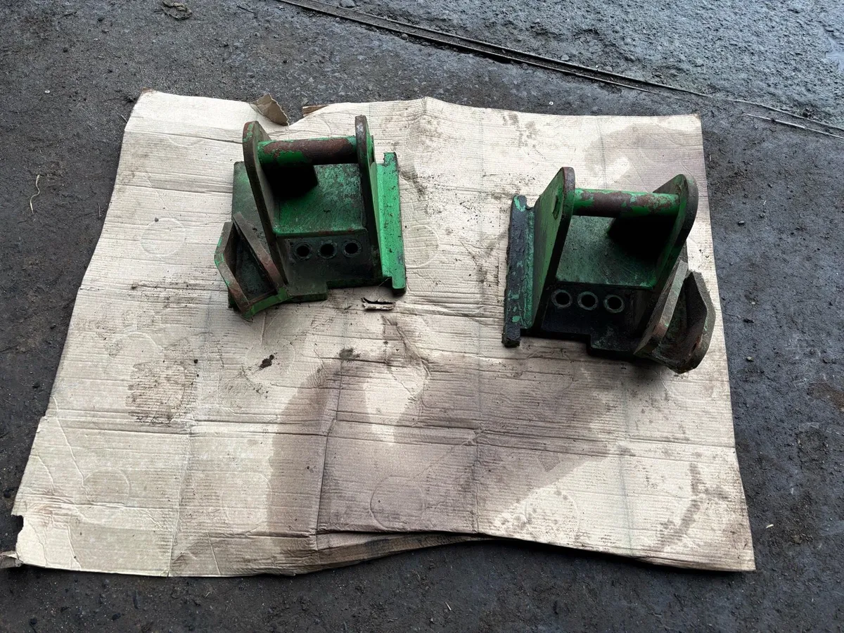 Bomford axle brackets - Image 1