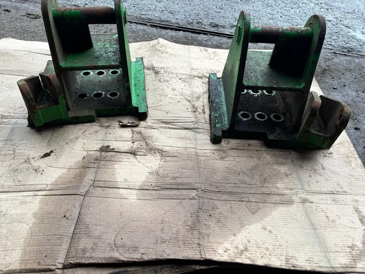 Bomford axle brackets - Image 2