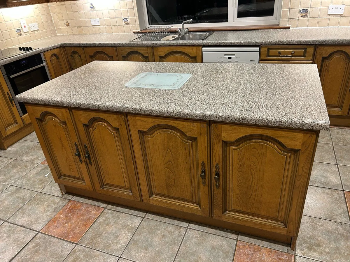 Kitchen (Elm&Chesnut Doors) Excellent condition - Image 4