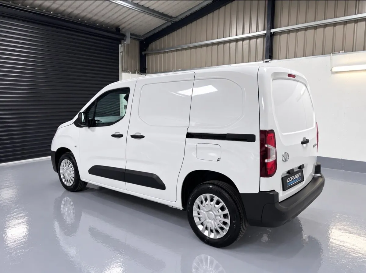2025 Toyota Proace City’s - Image 2